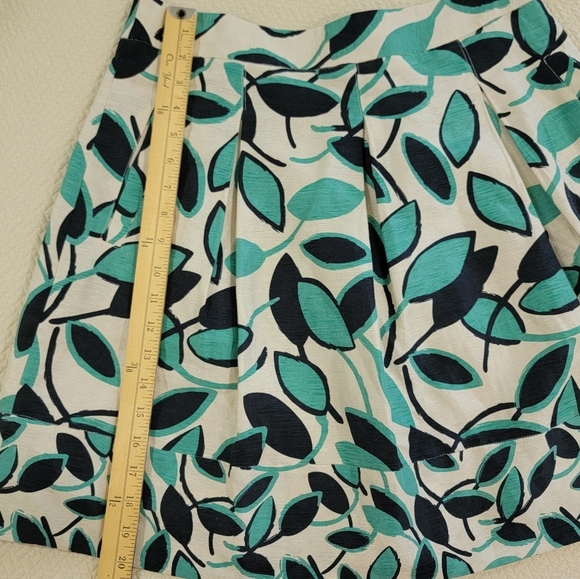 BCBG Max Azria Silk Linen Blend Skirt Size 8 Leaf Print A-Line Pleated Pockets - Picture 8 of 16
